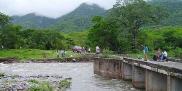 Alerta: Circulación obstruida en ejidos San Pedro de la Colina y La Florida por aumento en creciente de Río El Zapatero
