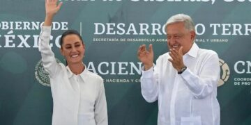 AMLO niega que Sheinbaum sea manipulable; acusa a sus adversarios de “machismo”