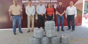 Apoya Desarrollo Rural a productores con material para cercos perimetrales