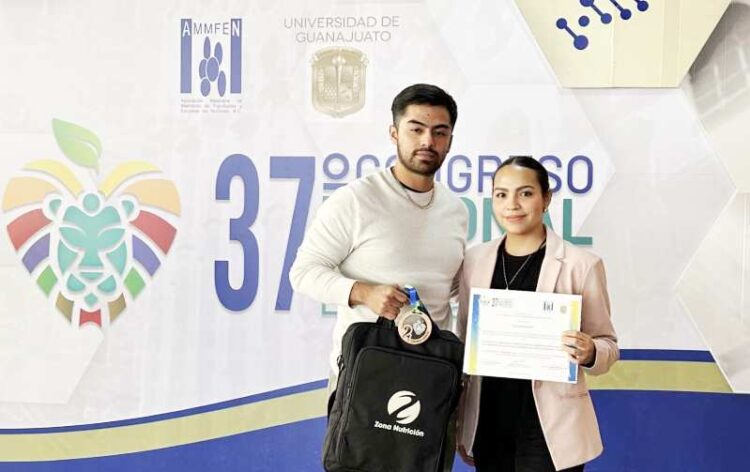 Estudiantes de la UAG de Nutrición destacan en Congreso Nacional