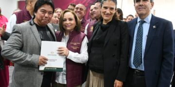 Entregan Directora General del ISSSTE constancias de finiquito FOVISSSTE