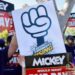 Trabajadores de Disneyland votan para autorizar una huelga, la primera en 40 años