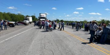 Manifestación agrícola en Carretera San Fernando-Matamoros bloquea circulación vehicular