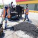Con material reciclado y de manera preventiva reparan baches en Victoria