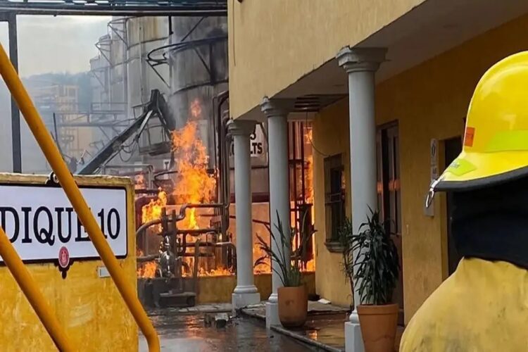 Suman seis los fallecidos por explosión en tequilera José Cuervo