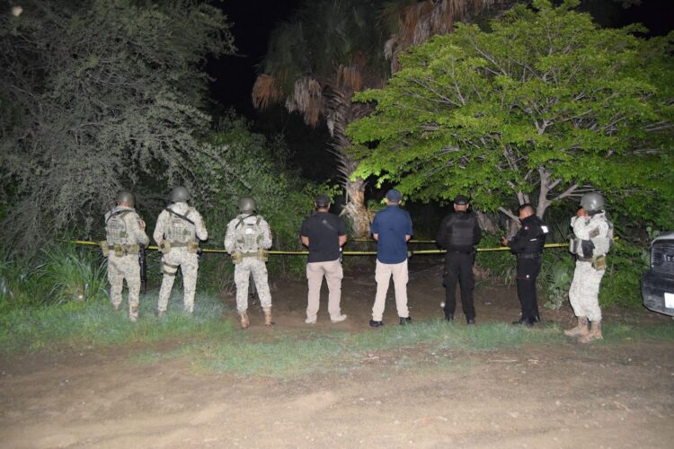 Catean domicilio en Mante  y decomisan armas y objetos, equipo táctico, artefactos pirotécnicos