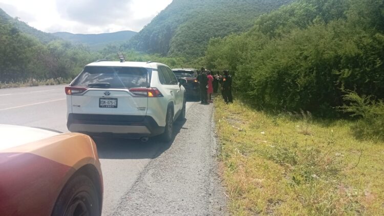 Tránsito Estatal auxilia a ciudadano que presentó complicaciones de salud al viajar en carretera