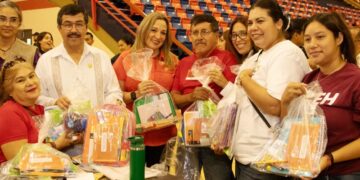 Suma la UAT esfuerzos para apoyar con útiles escolares a estudiantes del sector rural