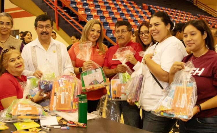 Suma la UAT esfuerzos para apoyar con útiles escolares a estudiantes del sector rural
