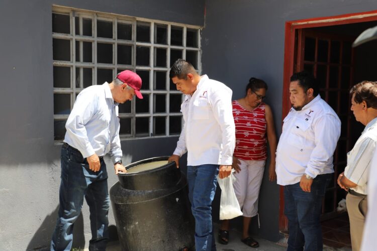 Actualiza Secretaría de Salud al personal médico sobre el dengue