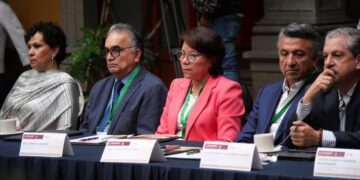 Asiste Lucía Aimé Castillo Pastor a la reunión nacional del Conaedu
