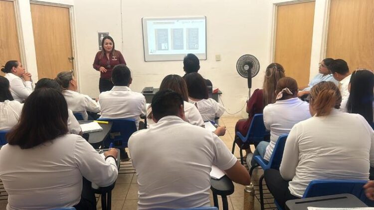 Capacitan a personal de DEMA para brindar pláticas contra adicciones a adolescentes en internamiento