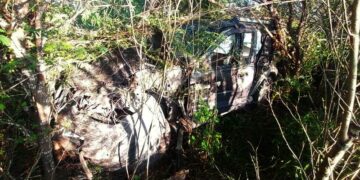Guardia Estatal auxilia a conductor lesionado en accidente