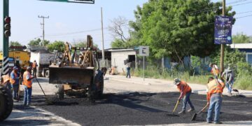 Resuelve Municipio problemática vial en cruce de la Moderna.