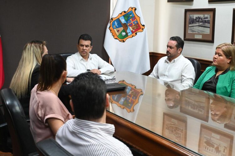 Firma Eduardo Gattás acta de entrega-recepción 2021-2024.