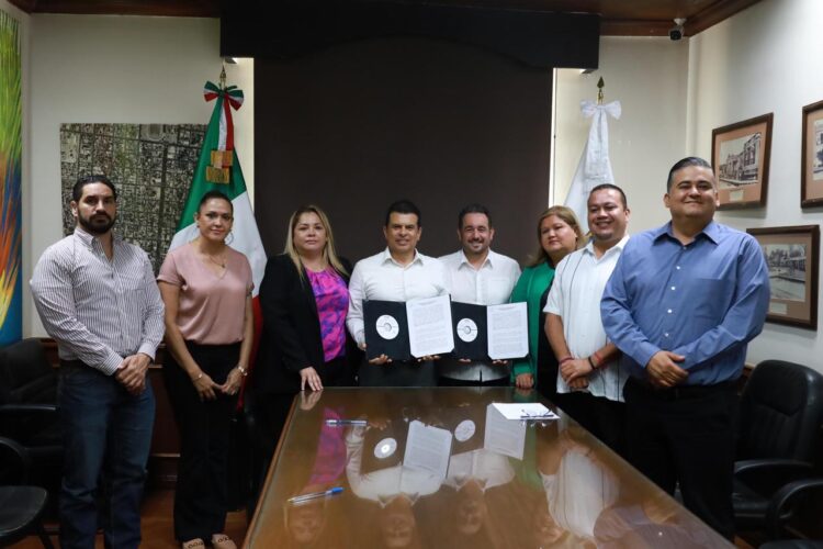 Firma Eduardo Gattás acta de entrega-recepción 2021-2024.