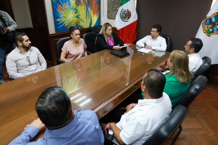 Firma Eduardo Gattás acta de entrega-recepción 2021-2024.