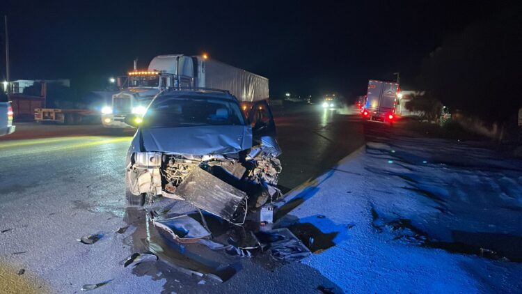 Guardia Estatal atiende accidente vehicular en Carretera Federal 101