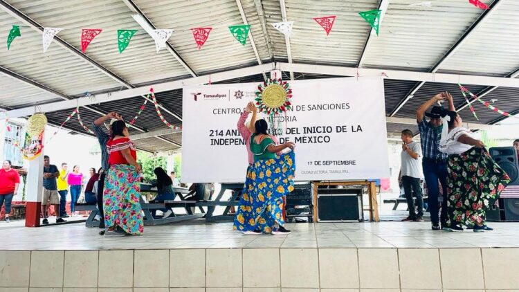 Con bailes típicos personas privadas de la libertad celebran independencia mexicana