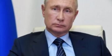 Amenaza Putin con uso de armas nucleares, si lo atacan