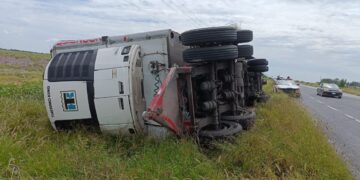 Guardia Estatal atiende volcadura en Carretera Reynosa – San Fernando