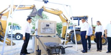 Coloca Américo Villarreal primera piedra de la Ciudad Judicial en Victoria