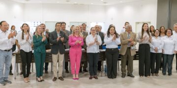 Proponen modelo holístico para la transformación educativa
