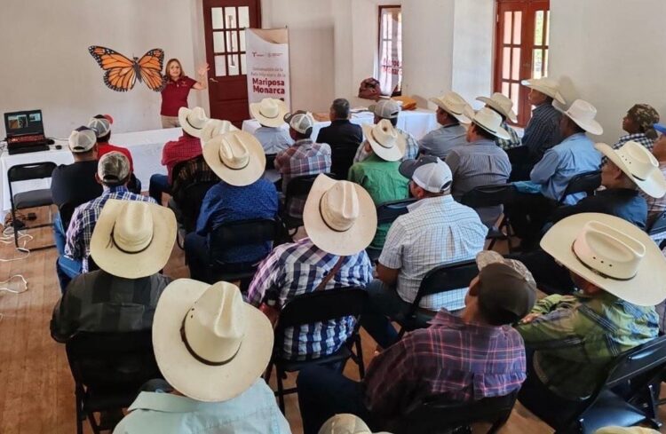 Capacita la Comisión de Parques a ejidatarios en pro de la mariposa monarca