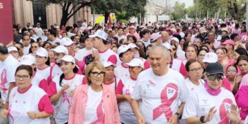 Conmemoran Día Internacional contra el Cáncer de Mama con “Caminata Rosa”