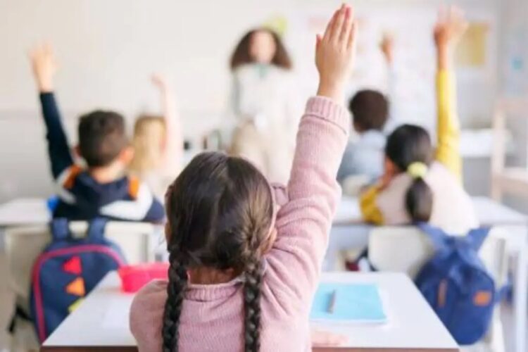 SEP anuncia nueva beca universal para niños de educación básica
