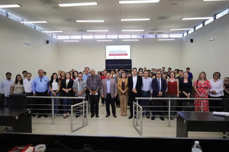 Realiza la UAT un coloquio sobre el bicentenario de la Constitución de 1824