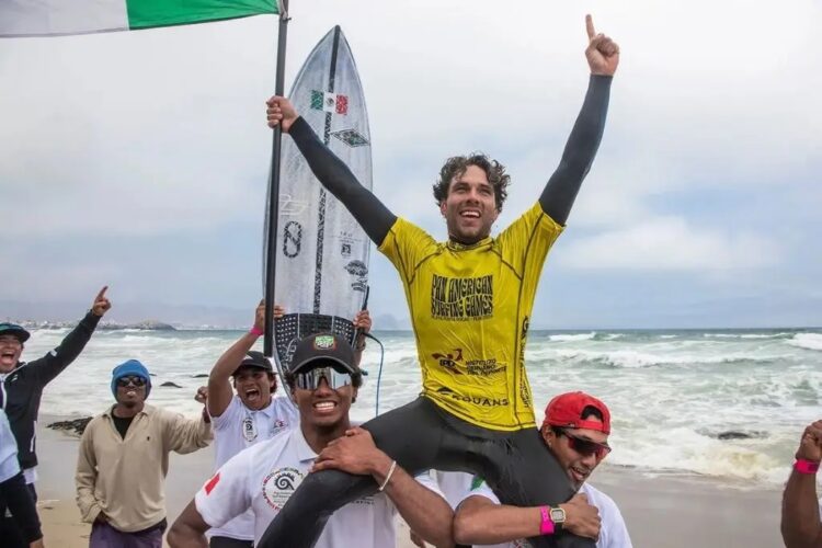 Surfista mexicano Sebastián Williams se lleva el oro en los Juegos Panamericanos de Perú