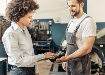 ¿Cómo recibir un pago con tarjeta de crédito de manera sencilla?