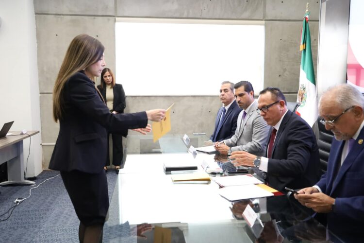 Realizan examen para aspirantes a notarios públicos en Tamaulipas
