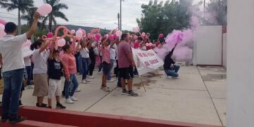 Guardia Estatal brinda apoyo y seguridad en marcha contra el cáncer de mama
