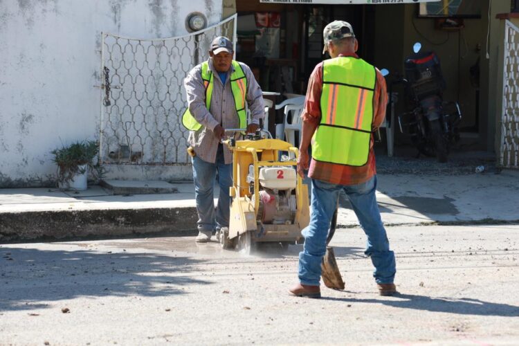 Supervisa Lalo Gattás obra hidráulica en la M. Alemán.