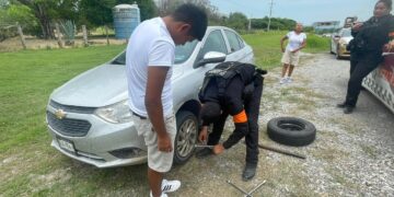 Brinda Tránsito Estatal apoyo permanente a automovilistas