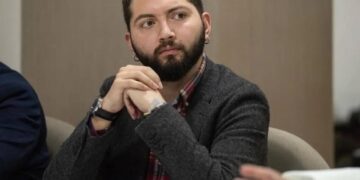 Investigan a exembajador de Colombia en México por supuestas calumnias contra periodista