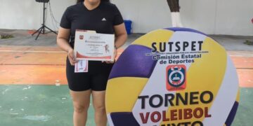 Concluye participación de equipo de la SSPT en torneo de voleibol mixto