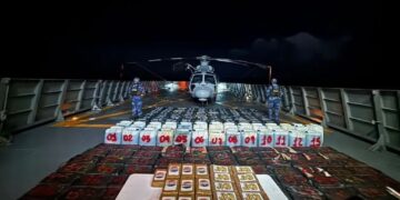 Semar asegura más de 8 mil 300 kilos de cocaína durante operación marítima
