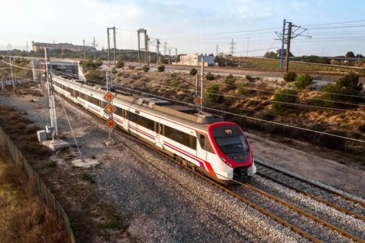 Sheinbaum promete 3 mil kilómetros de trenes de pasajeros tras aprobación de reforma