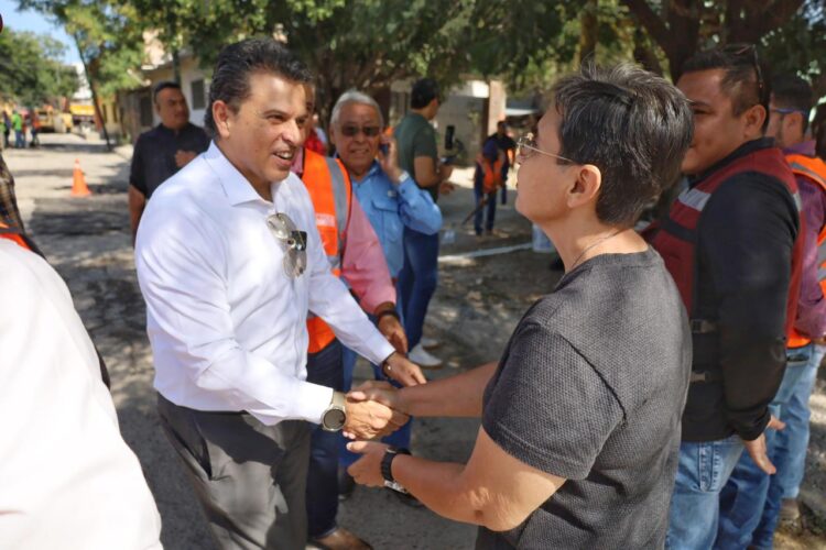 Lleva Lalo Gattás mejoras en servicios públicos y urbanos a colonias del sur.