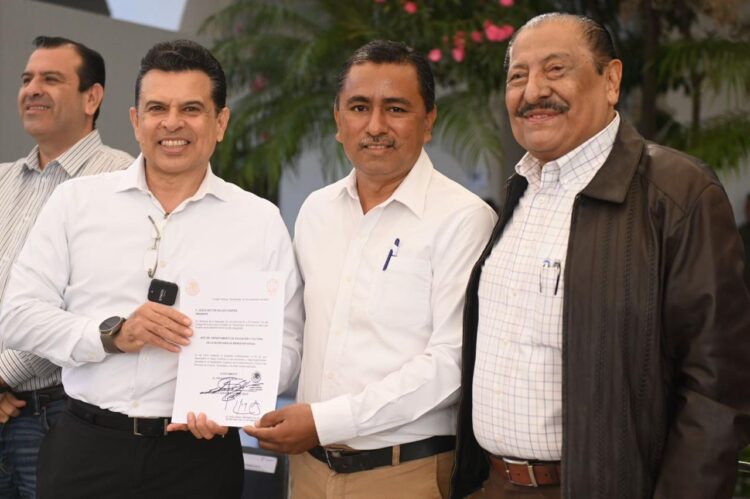 Fortalecerá Lalo Gattás con el SNTE la educación y cultura.
