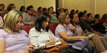 Imparte la UAT taller de mediación a funcionarios del municipio de Madero