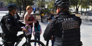 Mantiene Grupo Delfines de la Guardia Estatal proximidad en áreas naturales y comerciales
