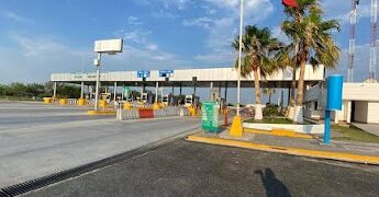 Le disparan a reynosense en la Autopista a Reynosa-Monterrey, llega al hospital sin vida.