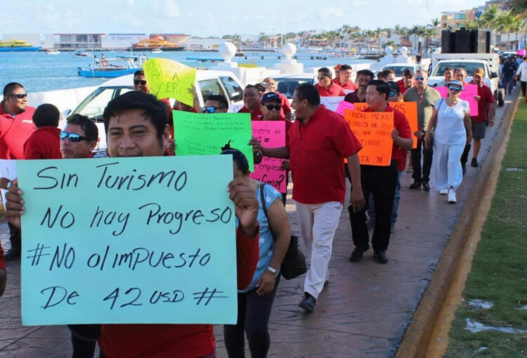 Comerciantes de Cozumel rechazan incremento en derecho a pasajeros de cruceros: “pondrá en riesgo economías locales y negocios familiares”