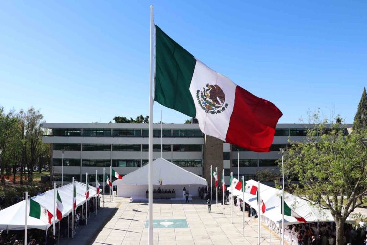 La UAG conmemora el Día de la Bandera