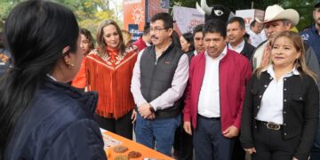 Rector de la UAT inaugura las jornadas “Abrigando Corazones”