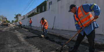 Amplia Municipio a 7,995 m2 en reparación de baches.